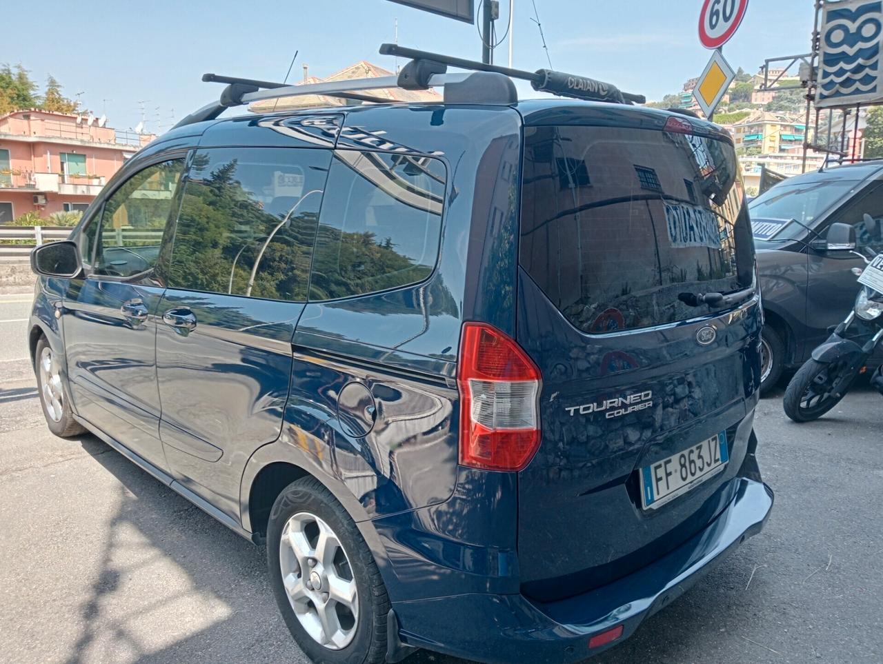 Ford Tourneo Courier Plus benzina unico proprietario euro 6