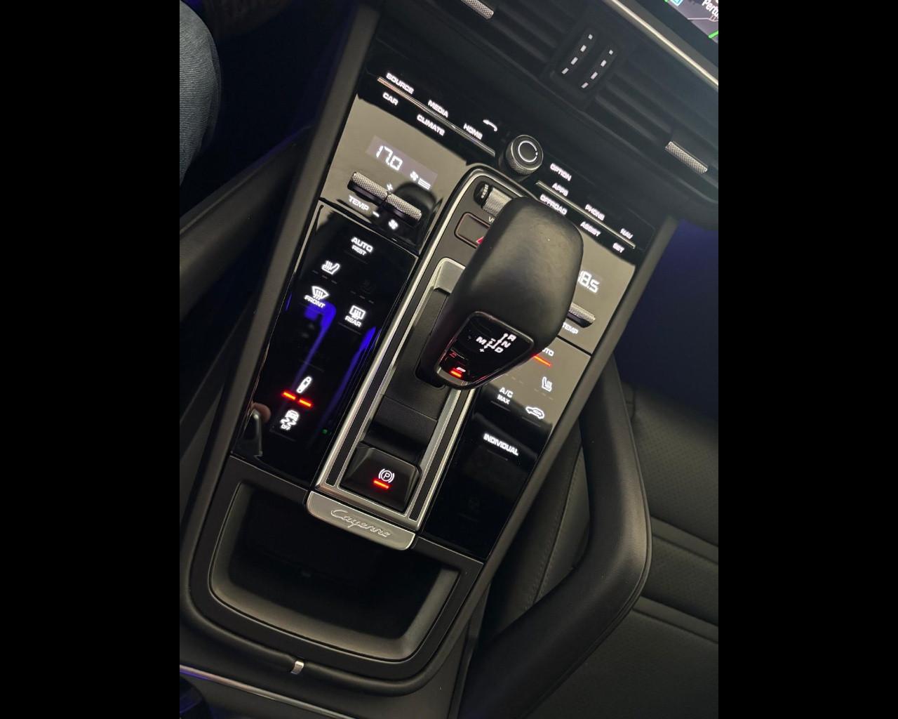 PORSCHE Cayenne Coupe 2019 - Cayenne Coupe 3.0 e-hybrid tiptronic
