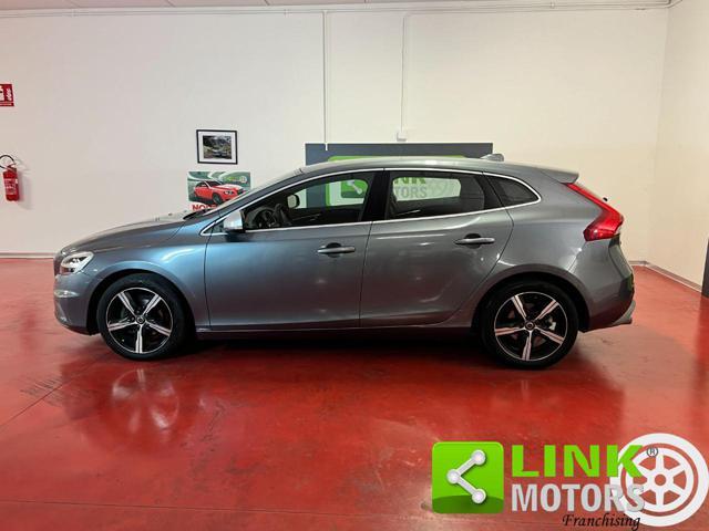 VOLVO V40 D2 R-design Momentum