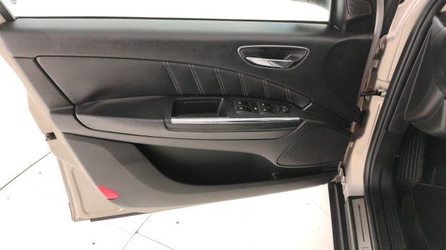 LANCIA Delta 1.4 T-Jet 150 CV Argento - GPL
