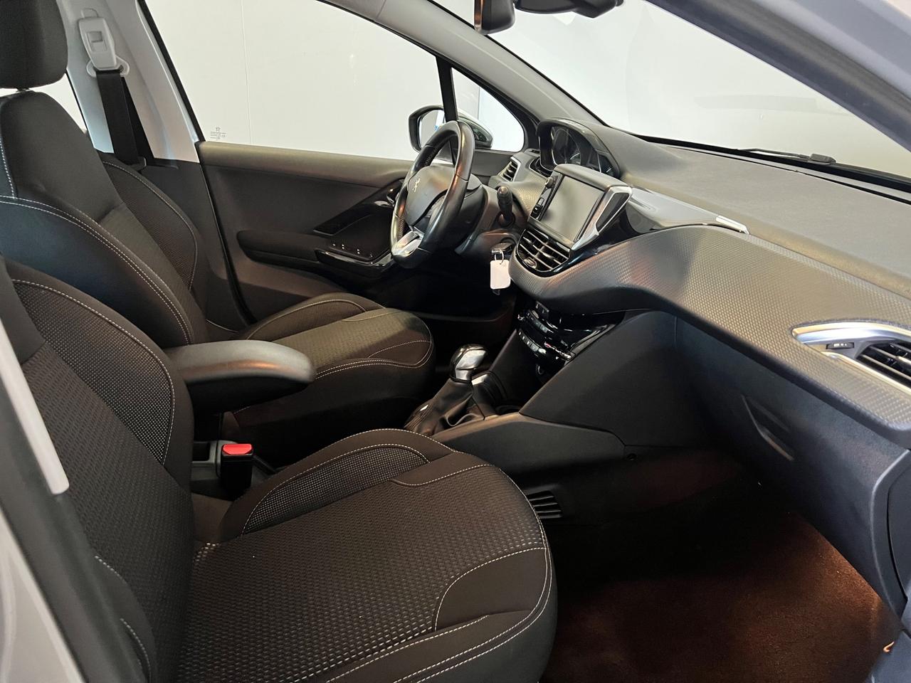 Peugeot 208 PureTech 82 5 porte Allure