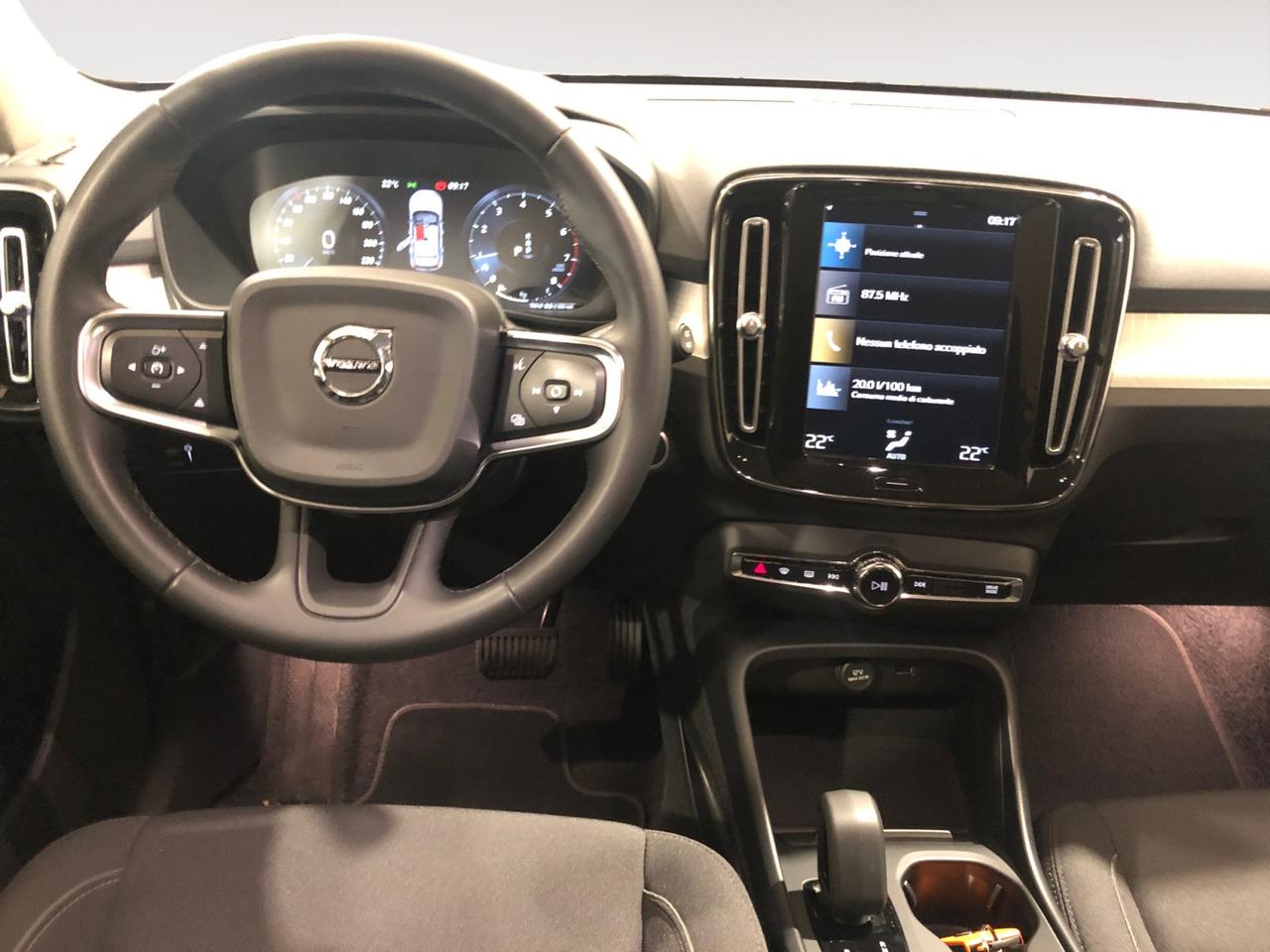 VOLVO XC40 1.5 t2 Momentum auto