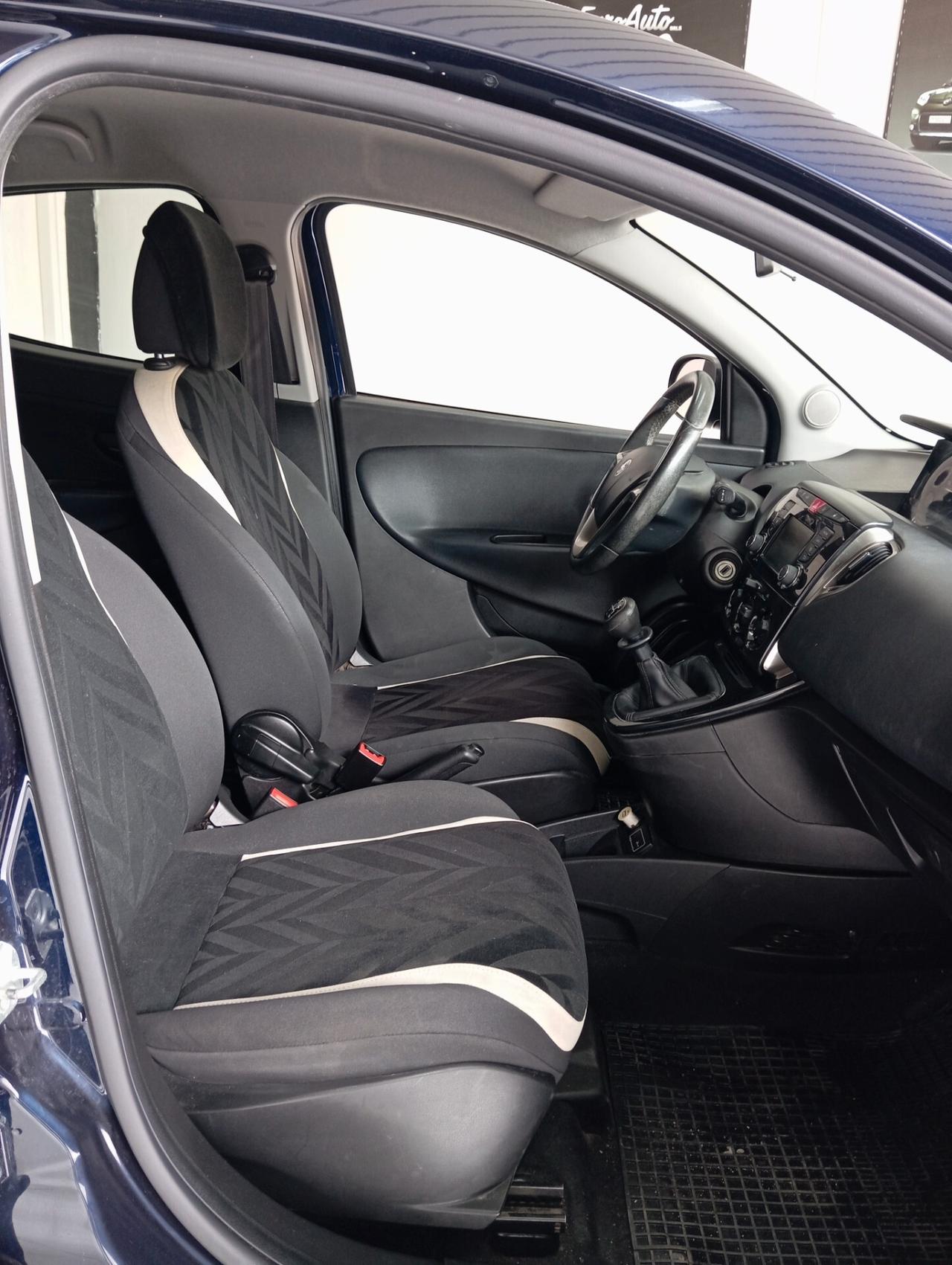 Lancia Ypsilon 1.2 benzina 2016 CON GARANZIA