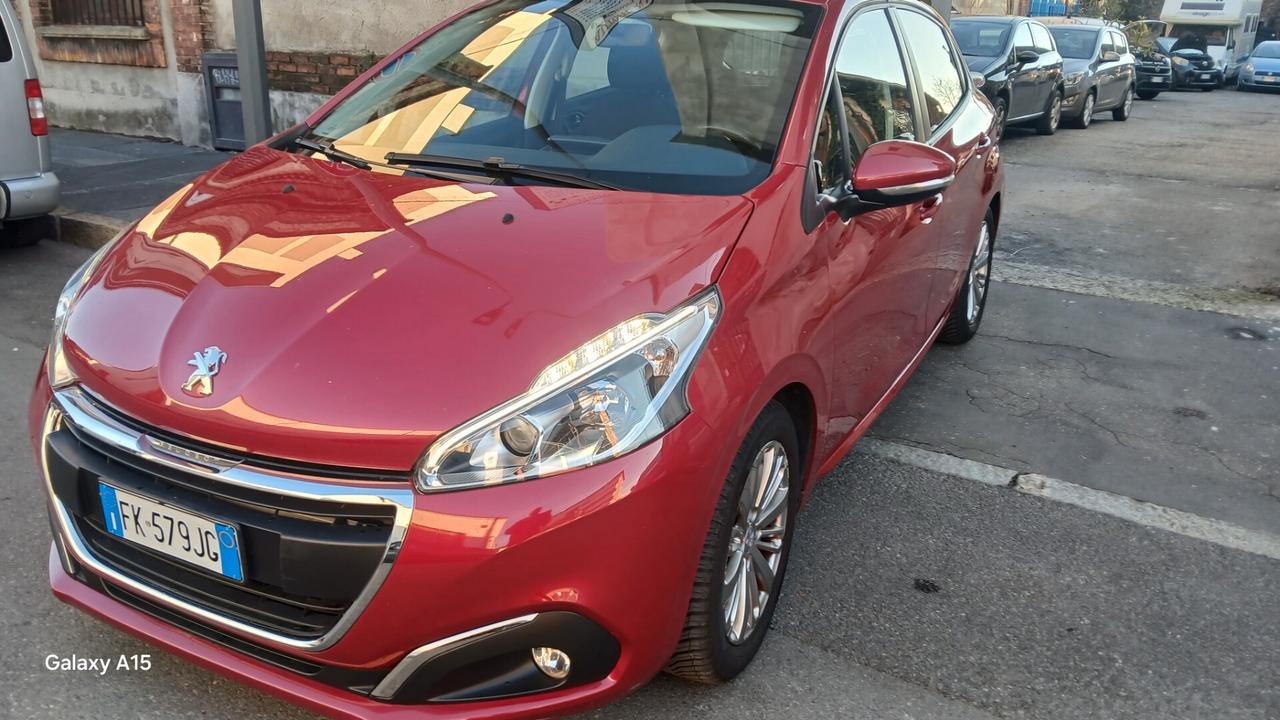 Peugeot 208 PureTech 82 5 porte Allure TAGLIANDATA