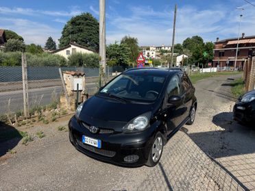 Toyota Aygo 1.0 12V VVT-i 5 porte Sol Red Edition