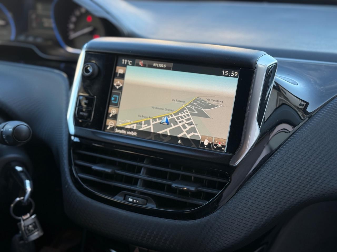 PEUGEOT 2008 1.2 BENZINA POCHI KM EURO6b 2016