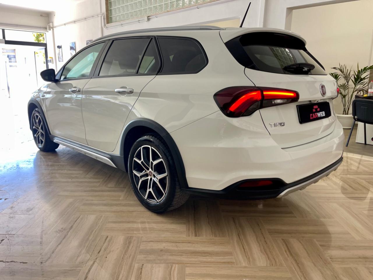 FIAT TIPO 1.6 MJT 130cv CROSS CAM CarPlay 2023