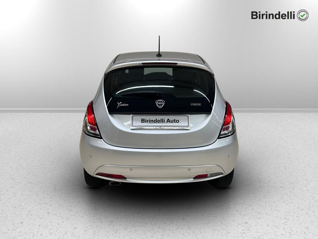 LANCIA Ypsilon 3ª serie - Ypsilon 1.0 FireFly 5 porte S&S Hybrid Ecochic Silver