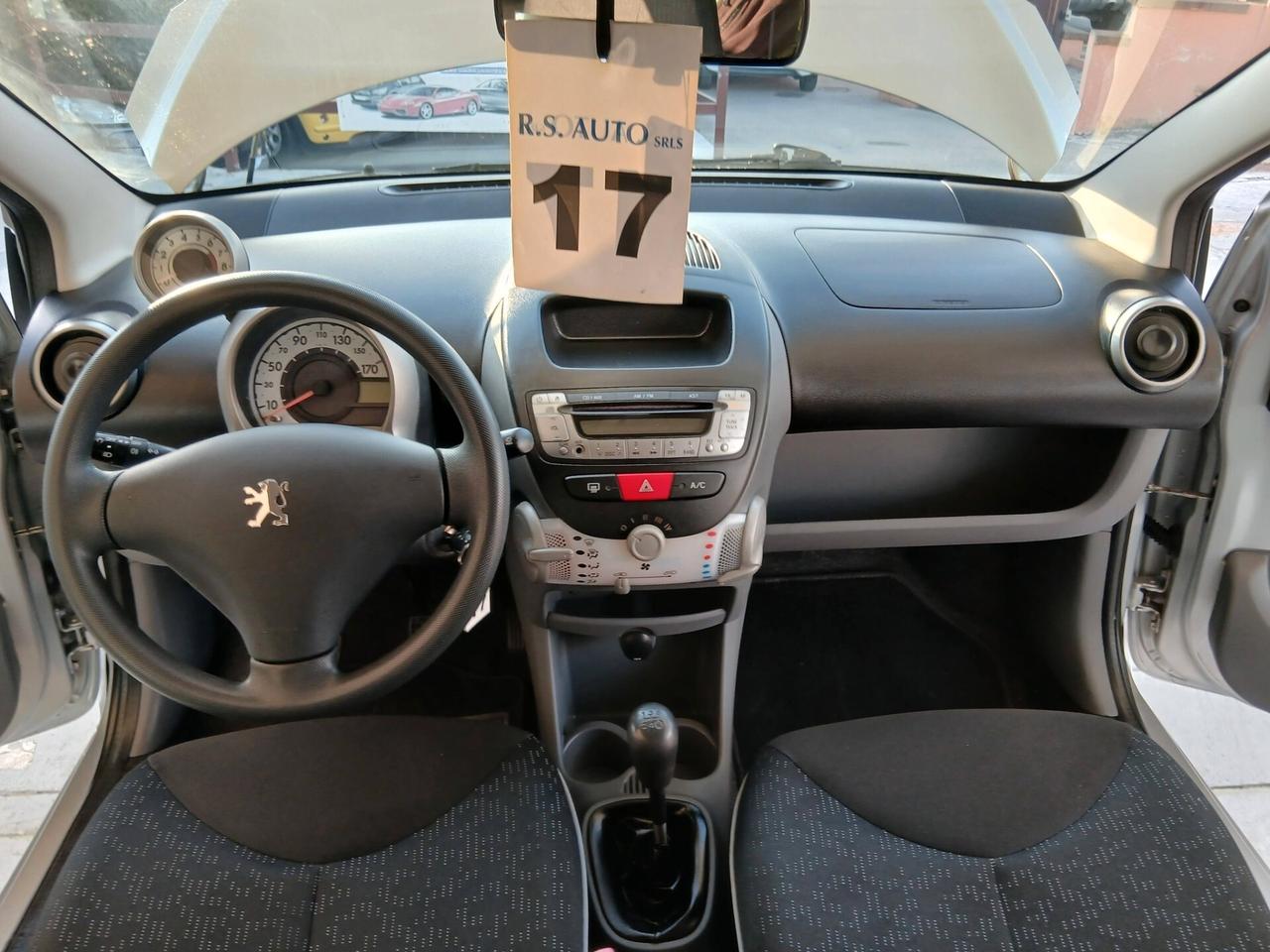 Peugeot 107 1.0b 5p solo km132000 full 10