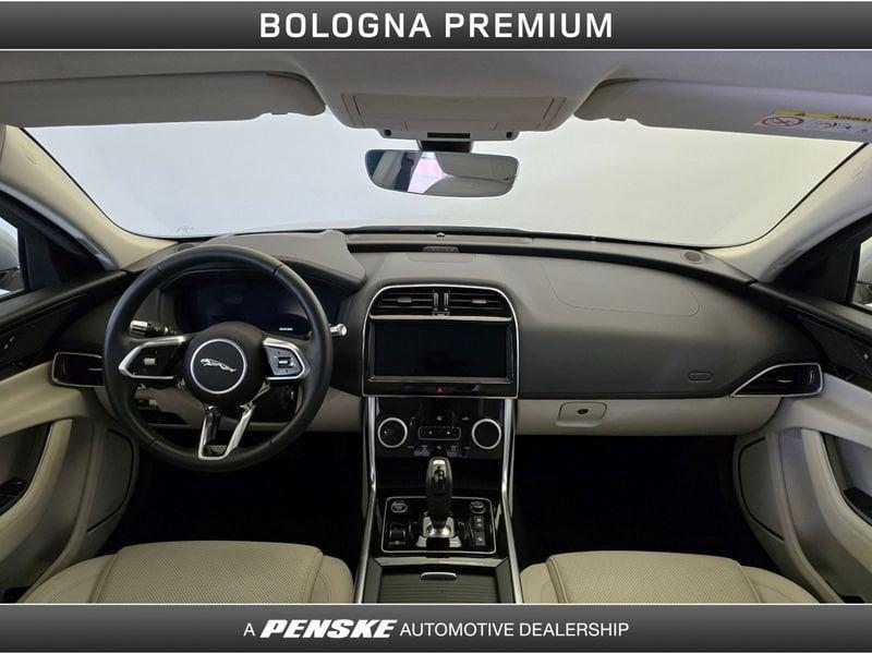 Jaguar XE XE 2.0 D 180 CV aut. SE