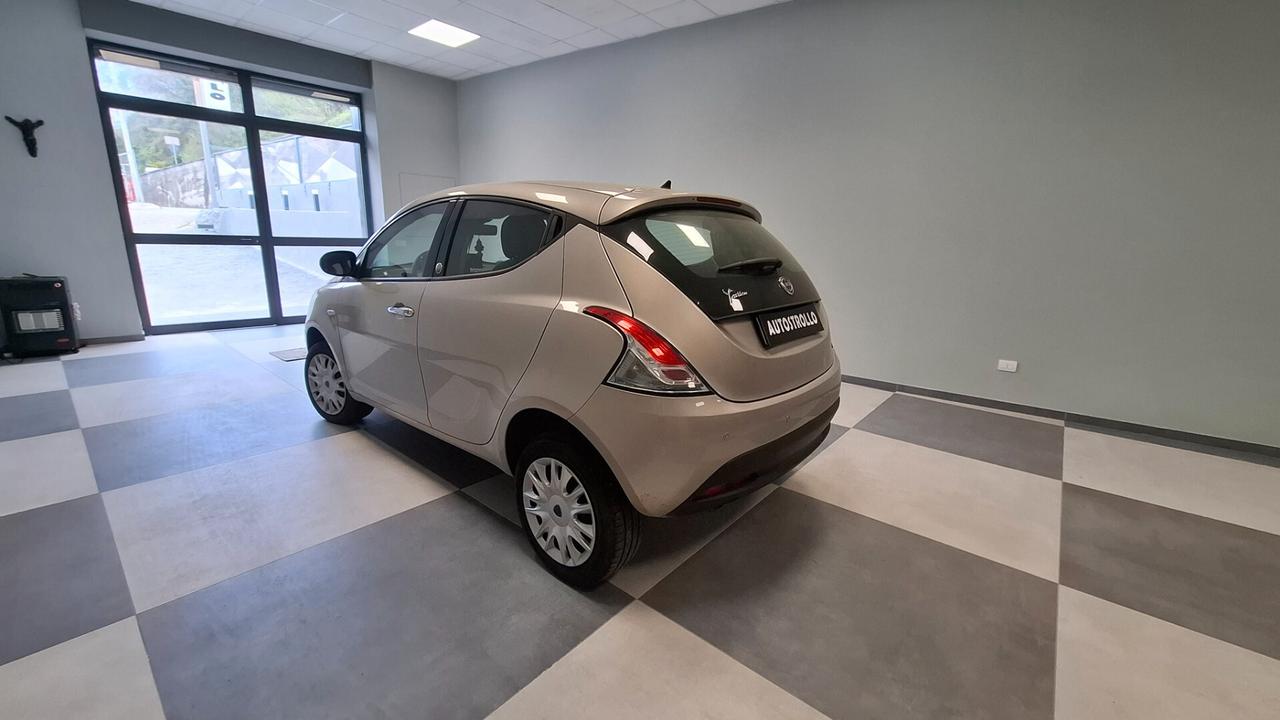 Lancia Ypsilon 0.9 TwinAir 85 CV 5 porte Metano Ecochic Gold