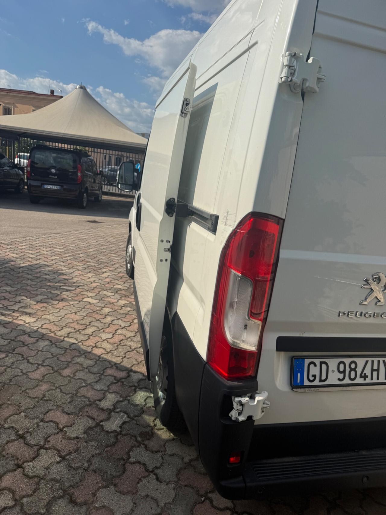 Peugeot Boxer 328 2.2 BlueHDi 120 S&S PC-TN Furgone