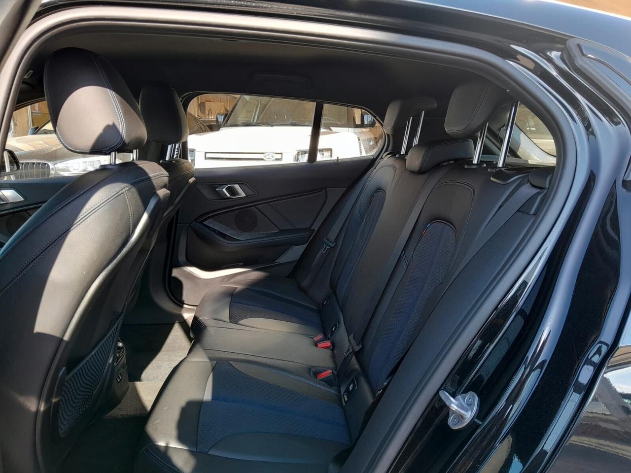 Bmw 116 116d 5p. Msport