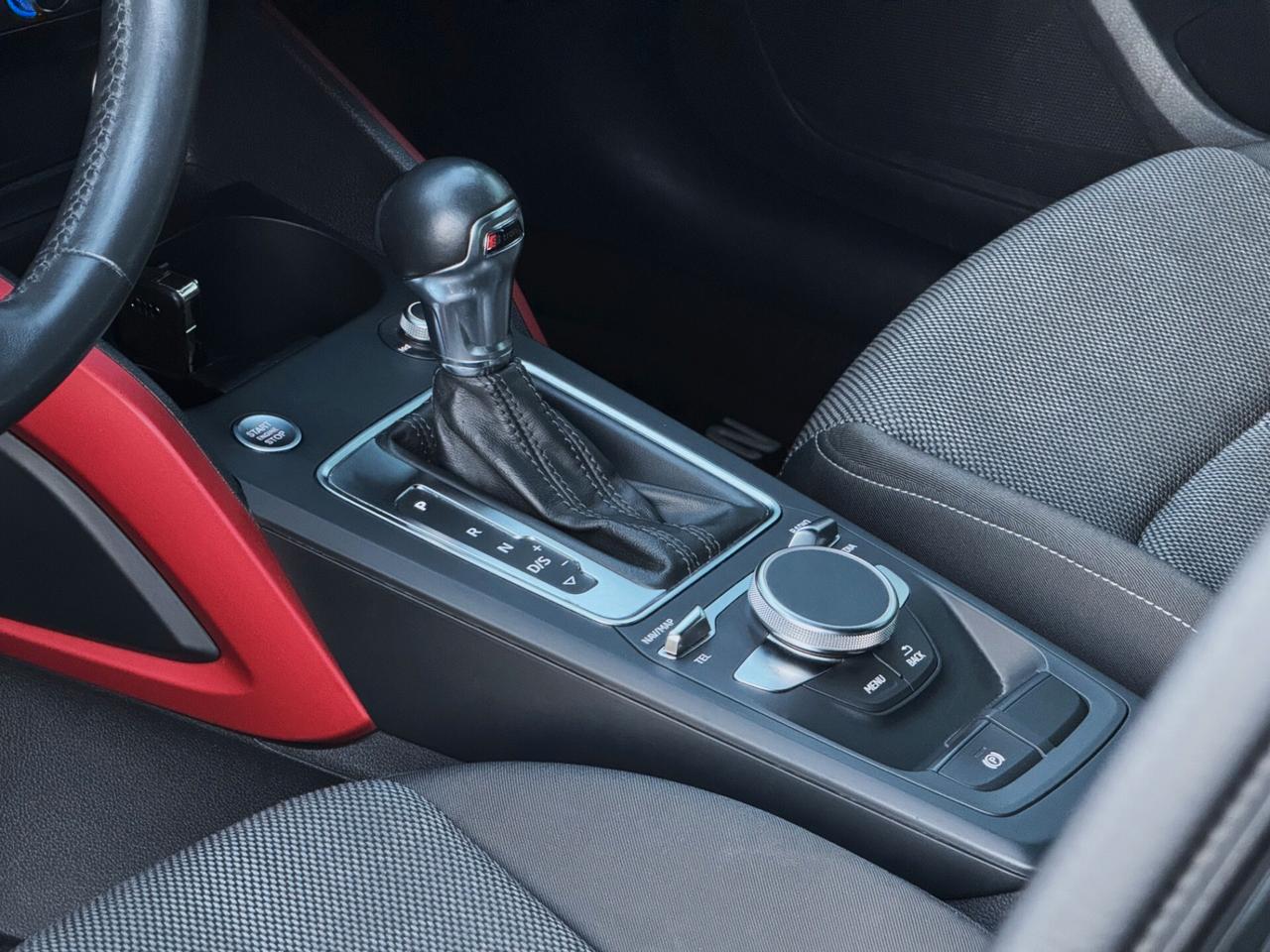 Audi Q2 30 TDI S line Edition S-tronic 116CV COCKPIT