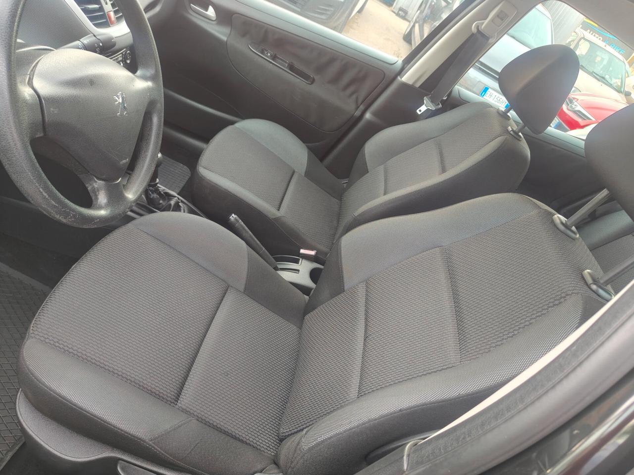 Peugeot 207 1.4 8V 75CV 5p. Energie