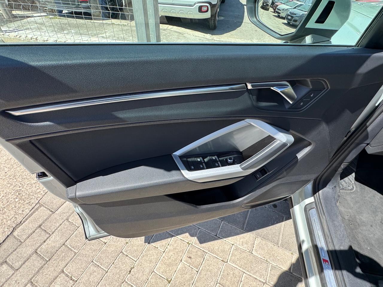 Audi Q3 35 TDI S tronic S line edition Prezzo Con Obbligo Finanziamento Senza il Prezzo sara' di euro 35500