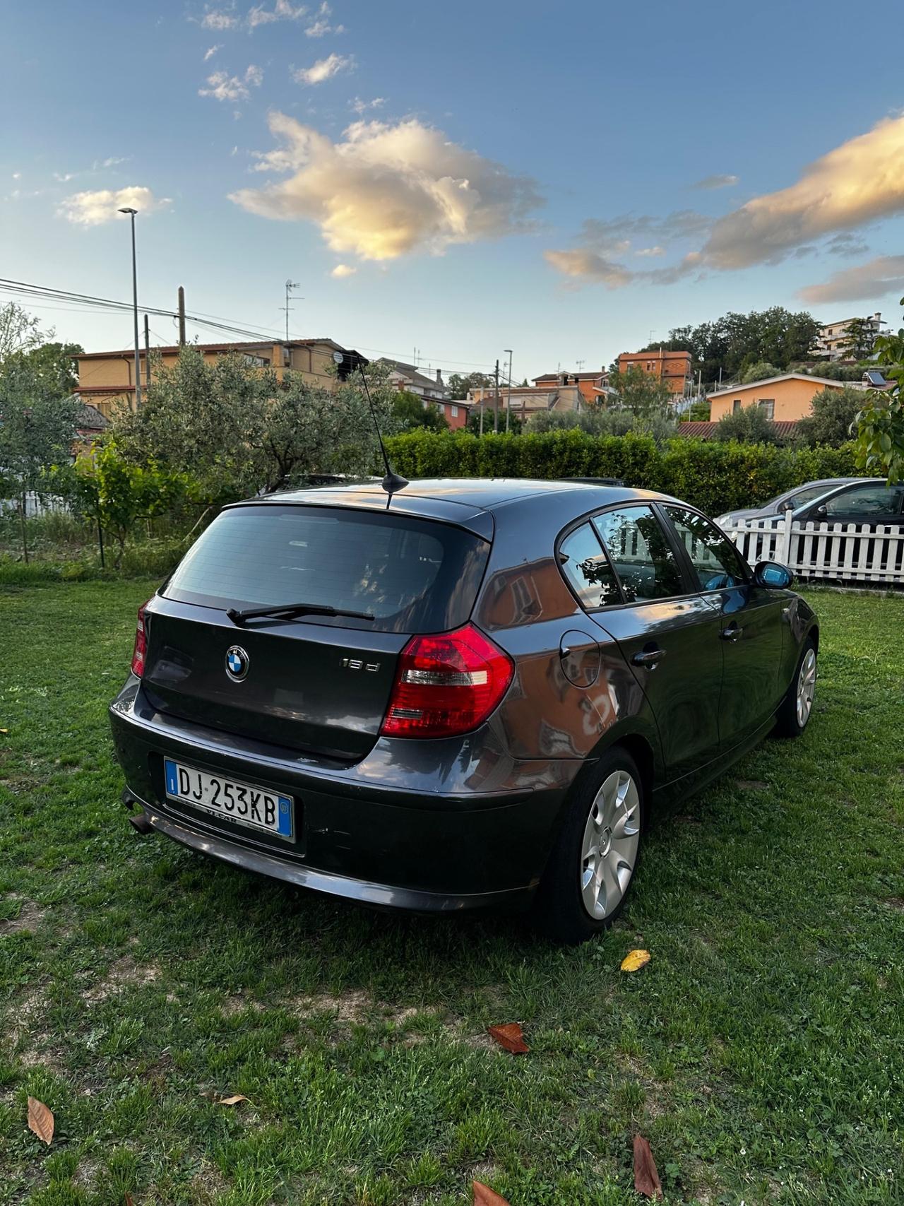 Bmw 118 118d cat 5 porte Futura DPF PERFETTA !