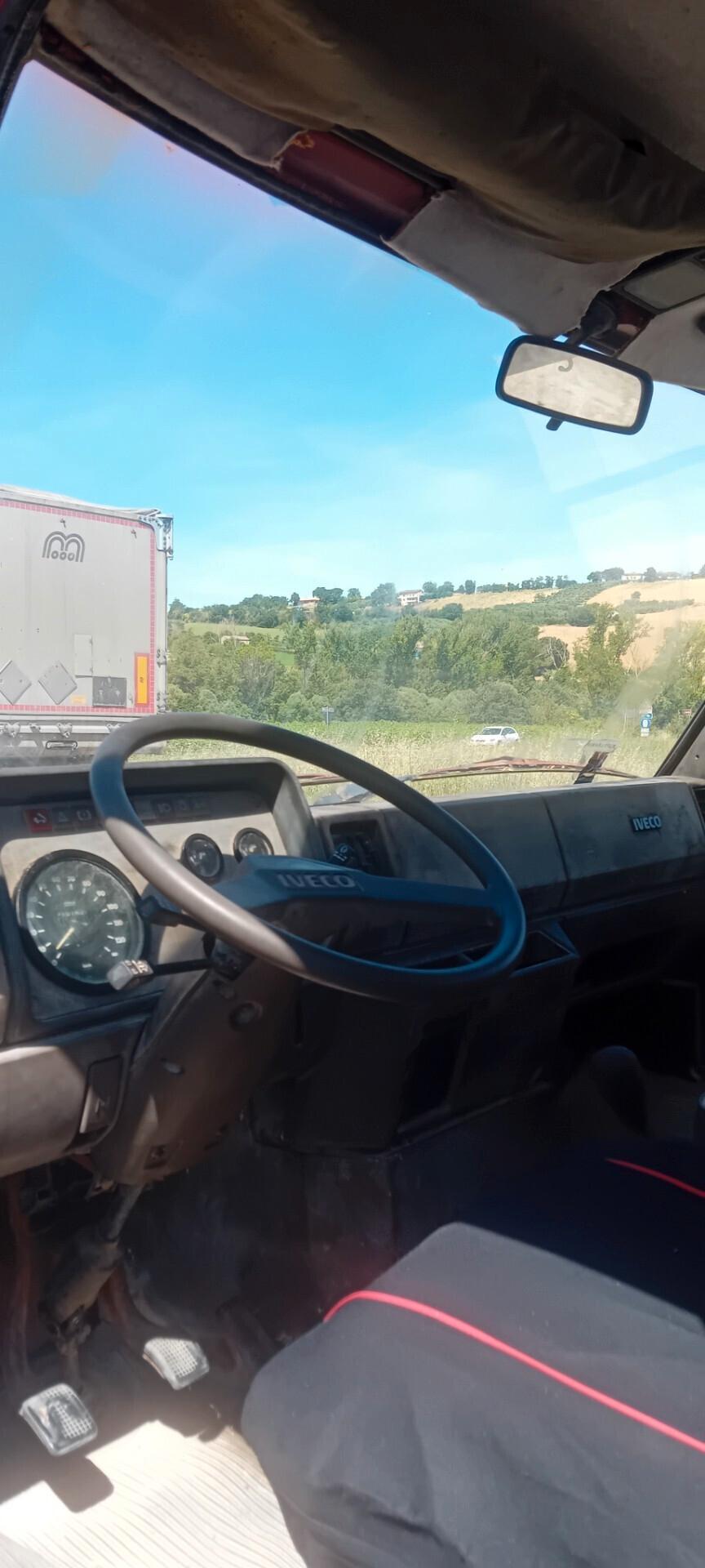 Iveco daily 35.8 ribaltabile trilaterale