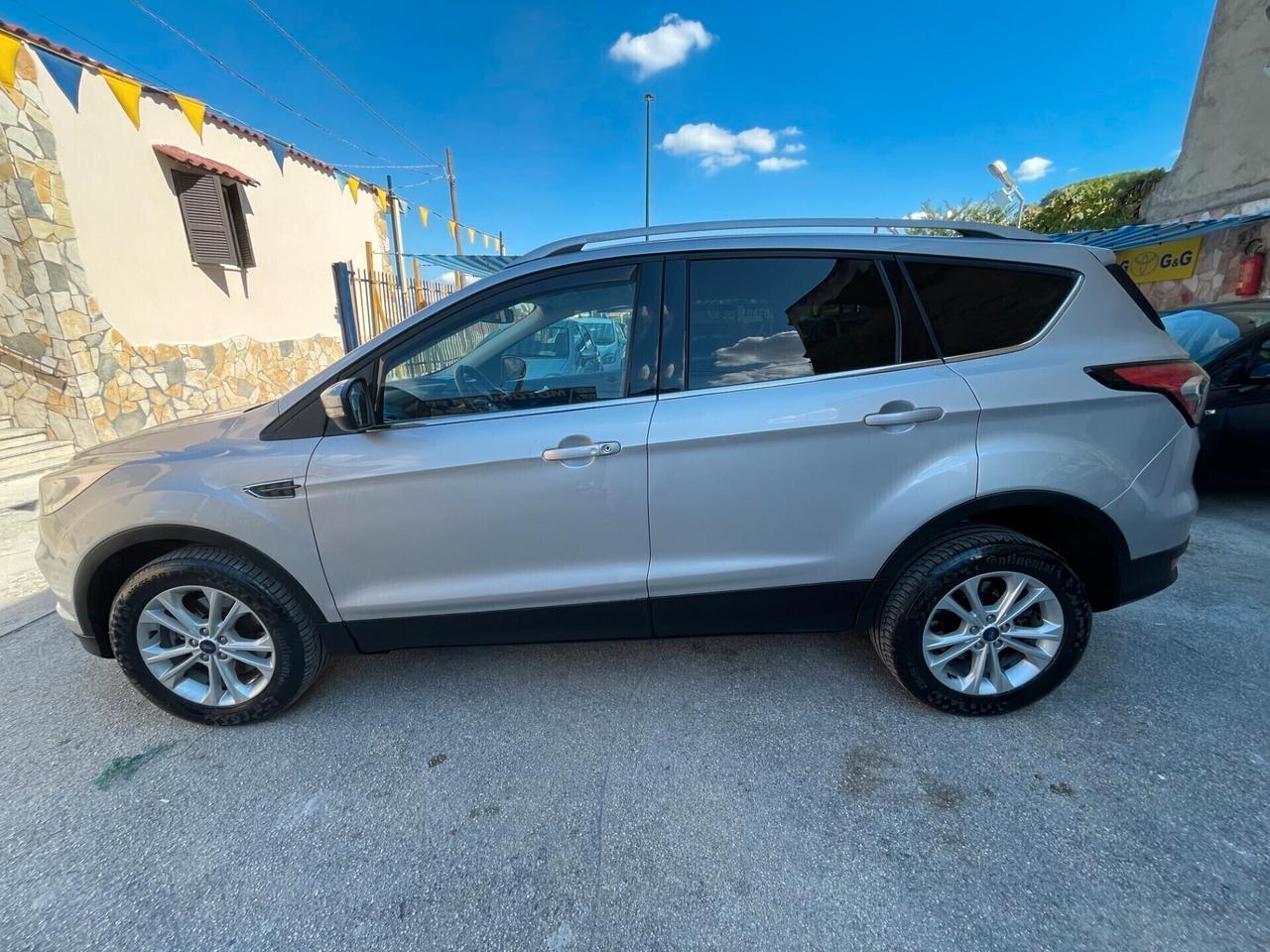 Ford Kuga 1.5 TDCI 120 CV S&S 2WD Titanium