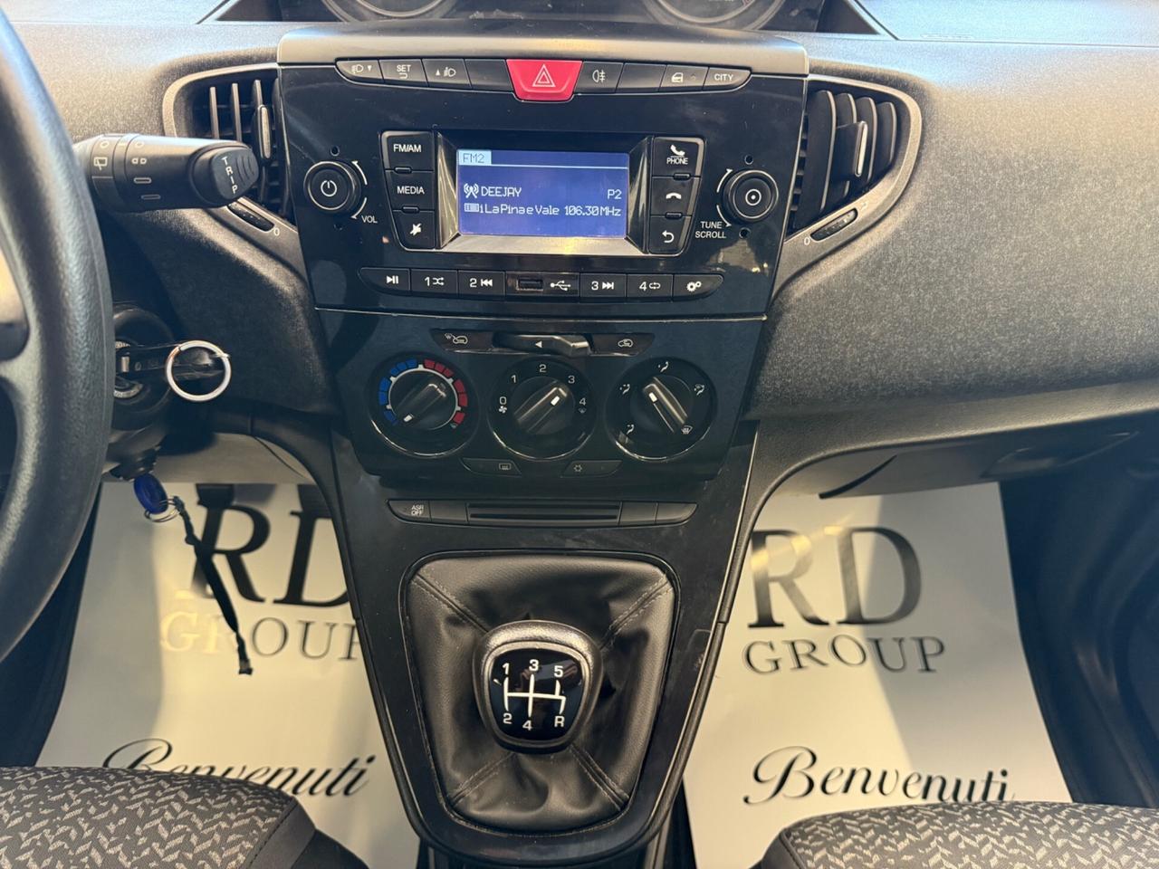 Lancia Ypsilon 1.2 69 CV 5 porte S&S Gold okneopatentati