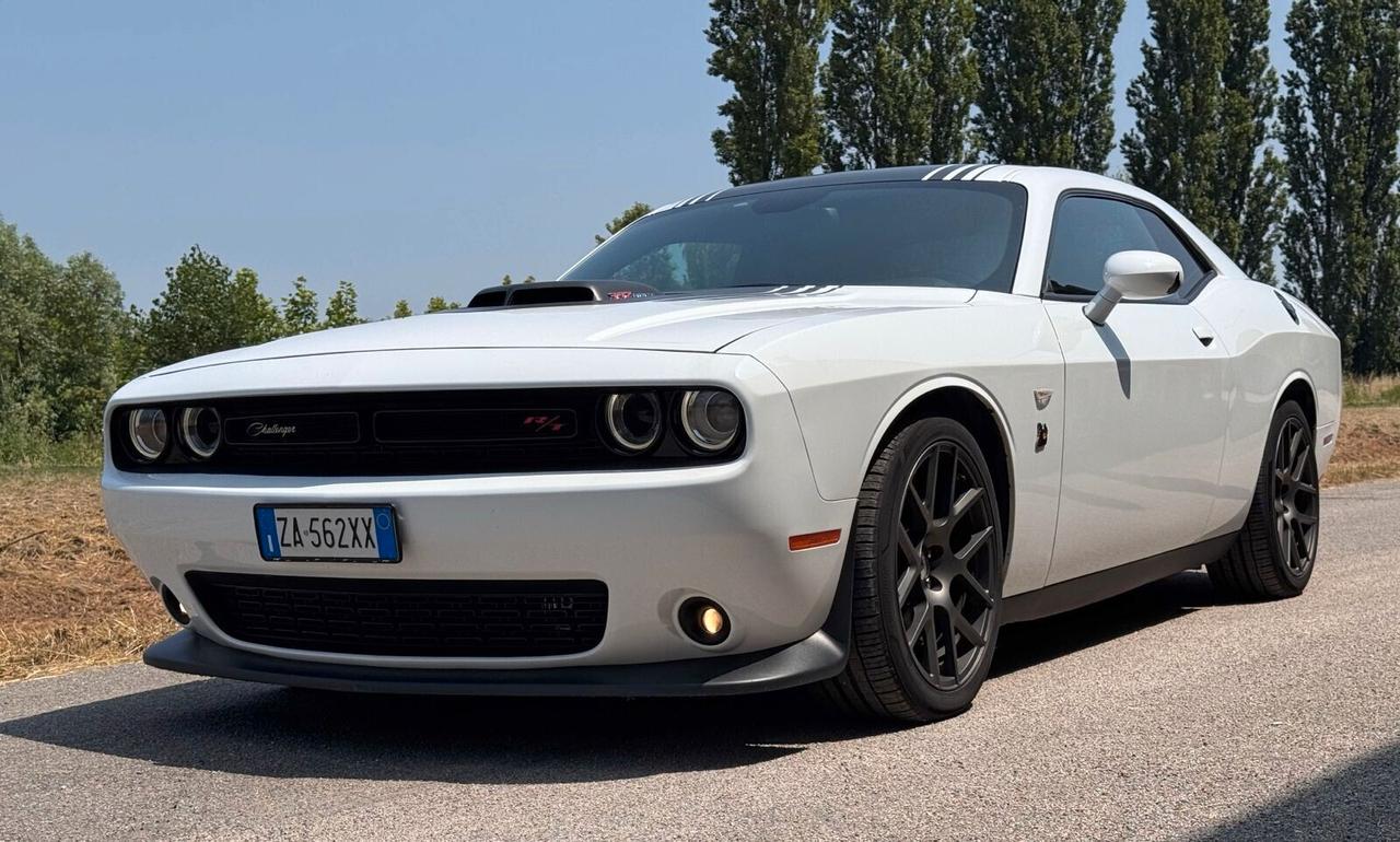 Dodge Challenger 392 SHAKER