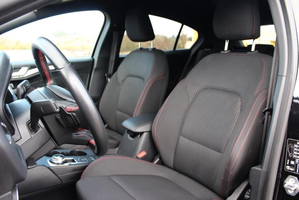 FORD Focus berlina ST-Line 1.5 dCi 120cv Aut. *LED