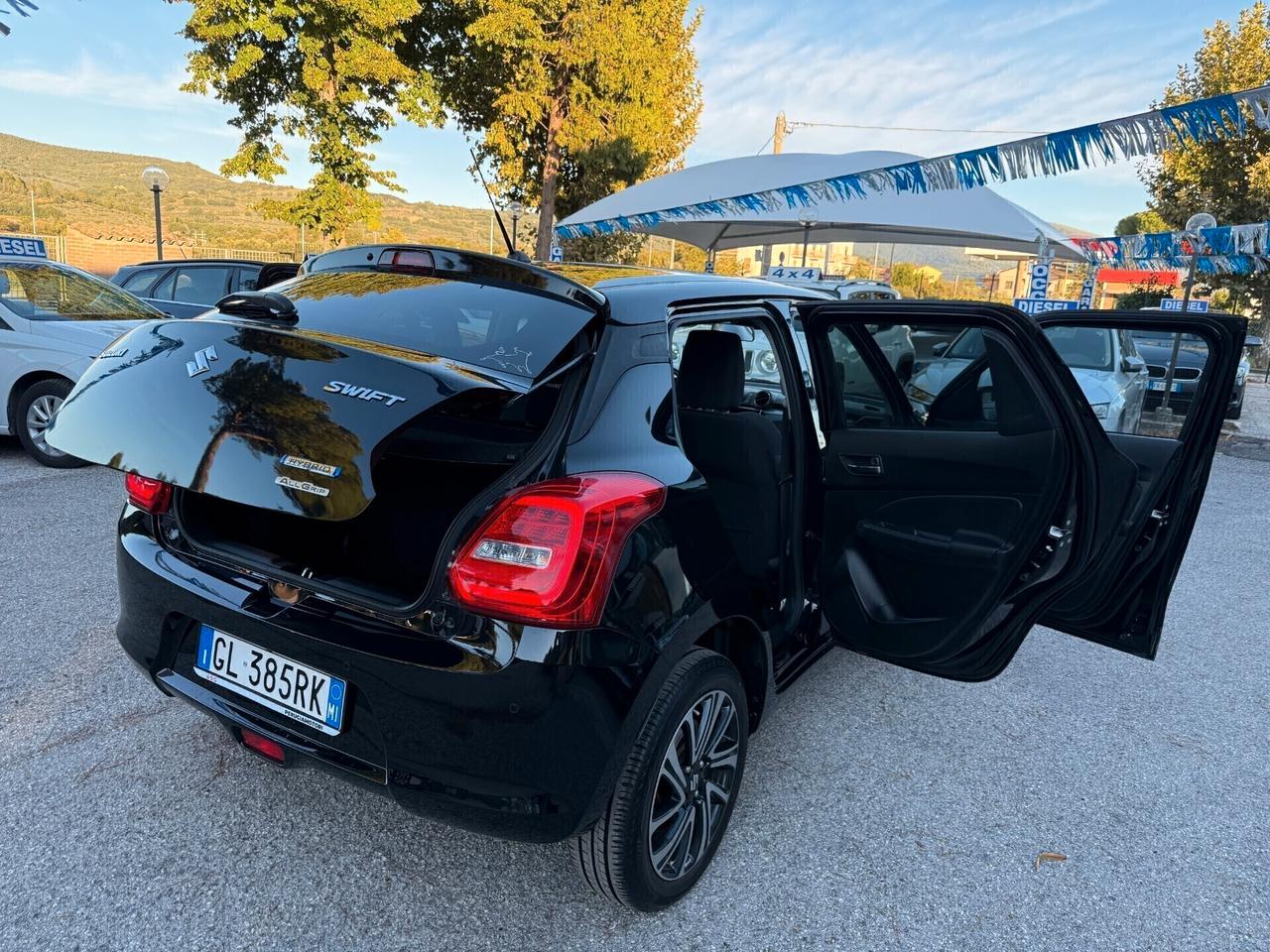 "UNA CHICCA" Suzuki Swift 1.2 Hybrid 4x4 AllGrip Top