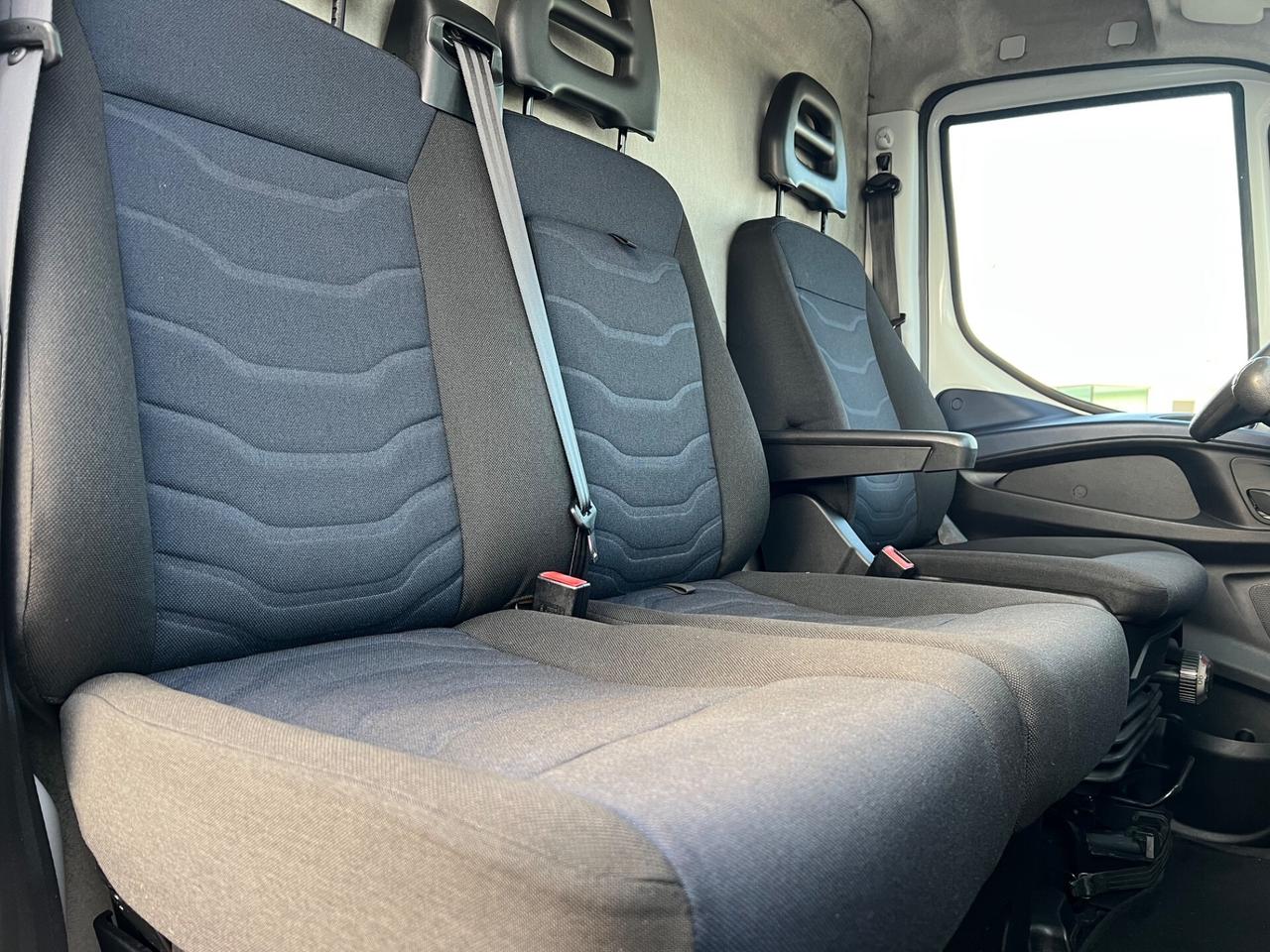 Iveco Daily 35S14 2.3 MJT 140cv L2H2 - 2017