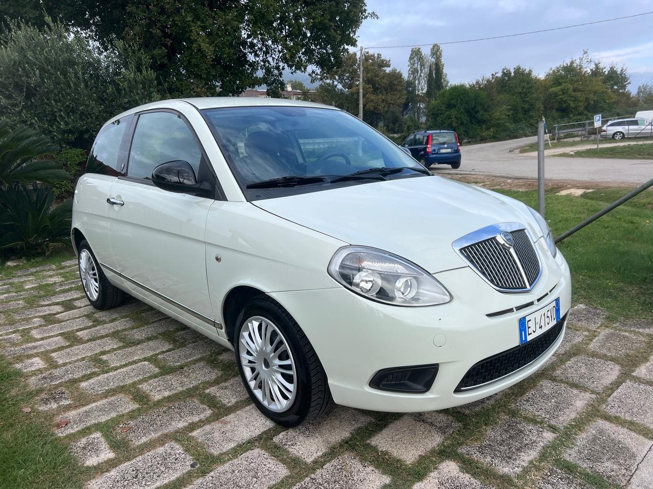 Lancia Ypsilon 1.2 69CV Unyca-2011"IMPECCABILE"