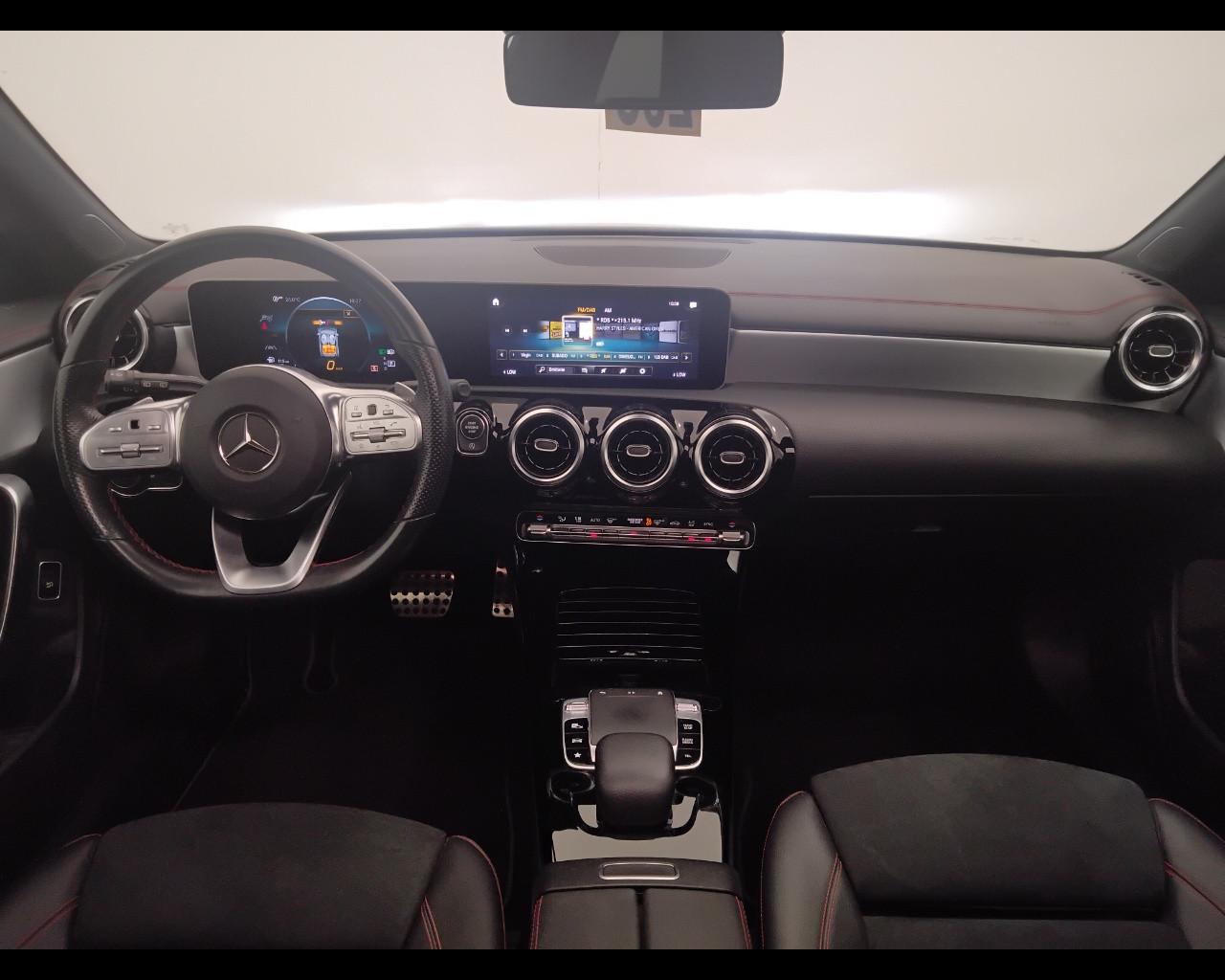 Mercedes-Benz CLA Sh.Brake - X118 - CLA Shooting Brake 200 d Premium auto
