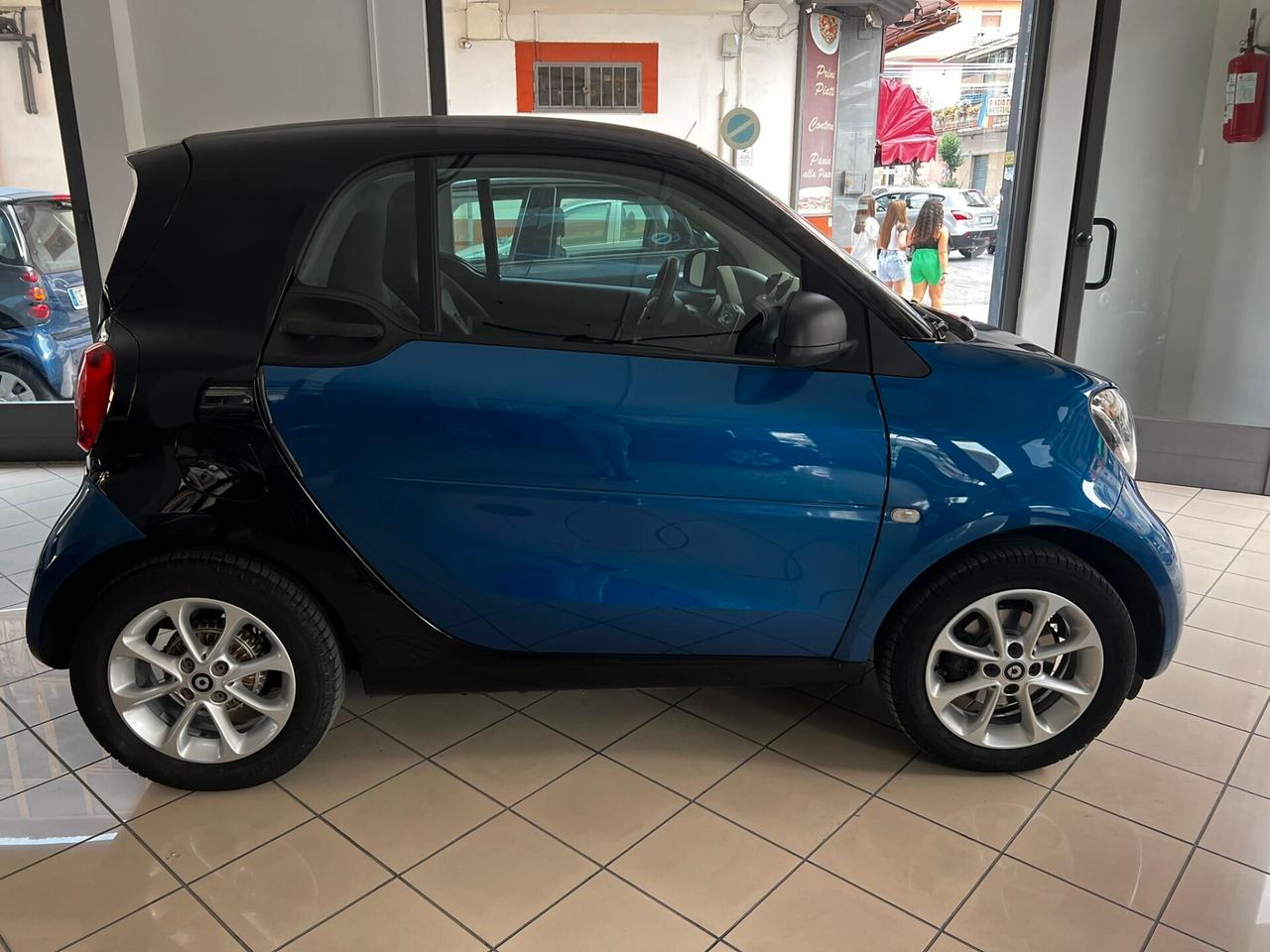 Smart ForTwo 0.9 Turbo Basis Standard