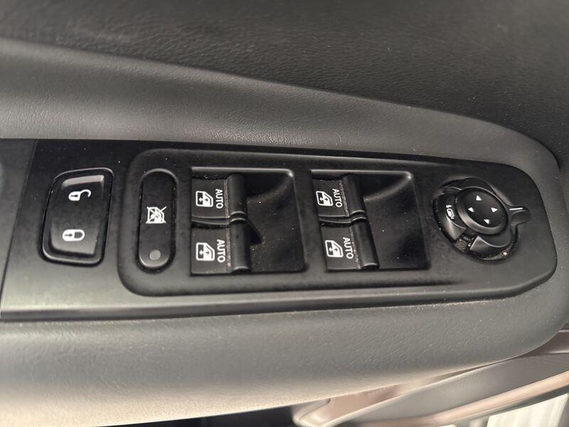 Jeep Renegade 2019 1.5 turbo t4 mhev Upland 2wd 130cv dct