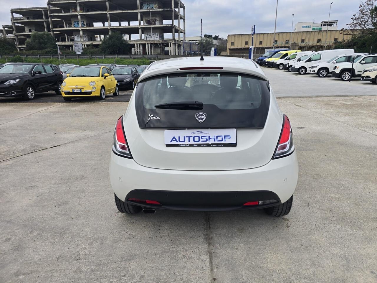 Lancia Ypsilon 1.2 69 CV 5 porte Platinum