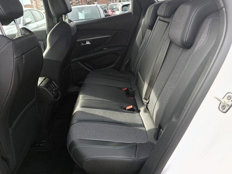 Peugeot 3008 BlueHDI 130 EAT8 S&S Allure Pack - Autocarro N1