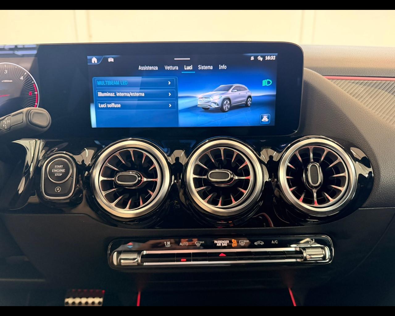 Mercedes-Benz GLA (H247) - GLA 200 d Automatic 4Matic AMG Line Premium