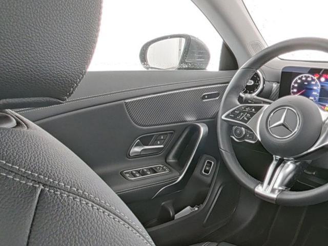 MERCEDES-BENZ CLA 180 Automatic Progressive Advanced