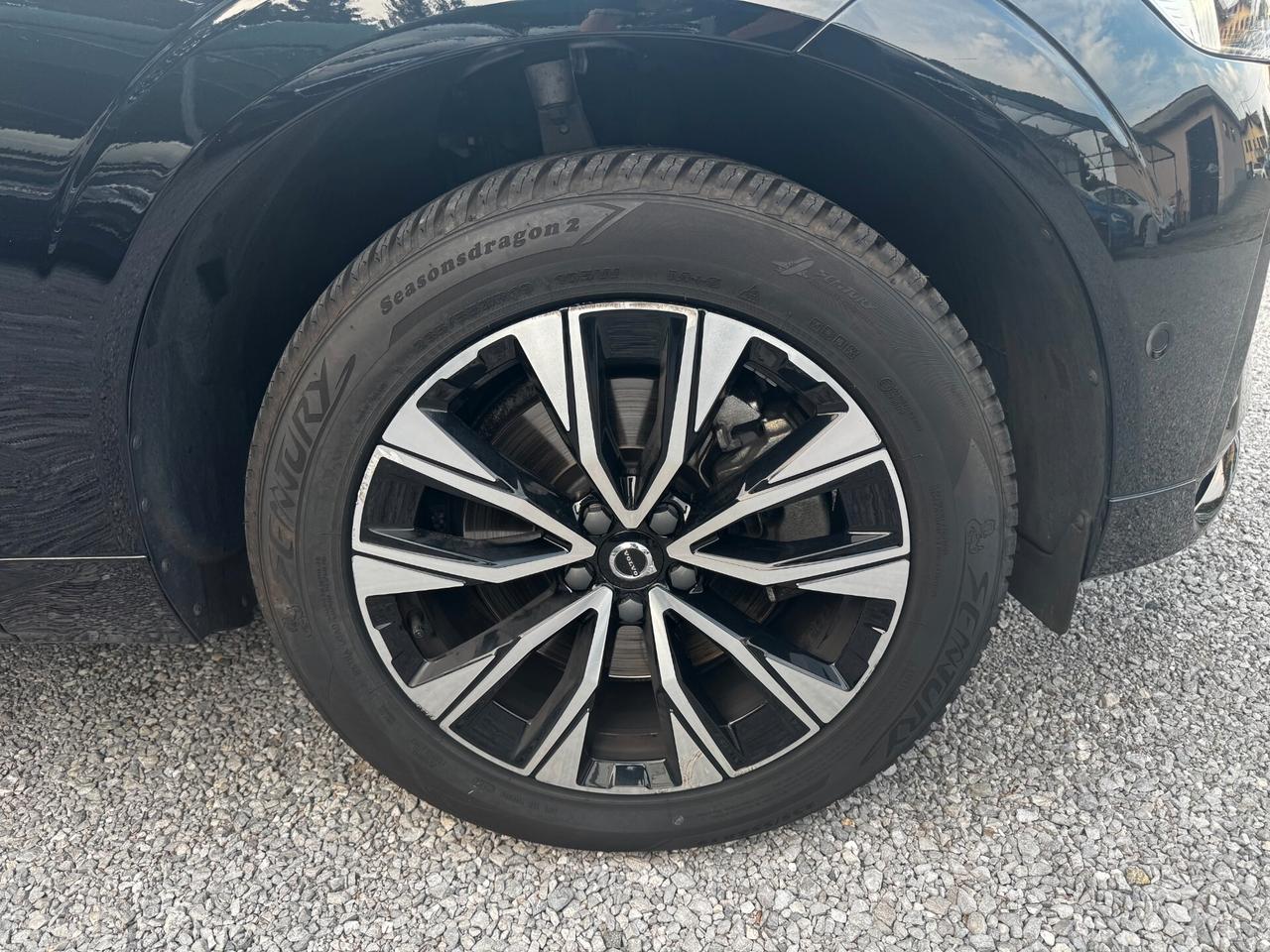 Volvo XC 60 XC60 B4 R DESIGN