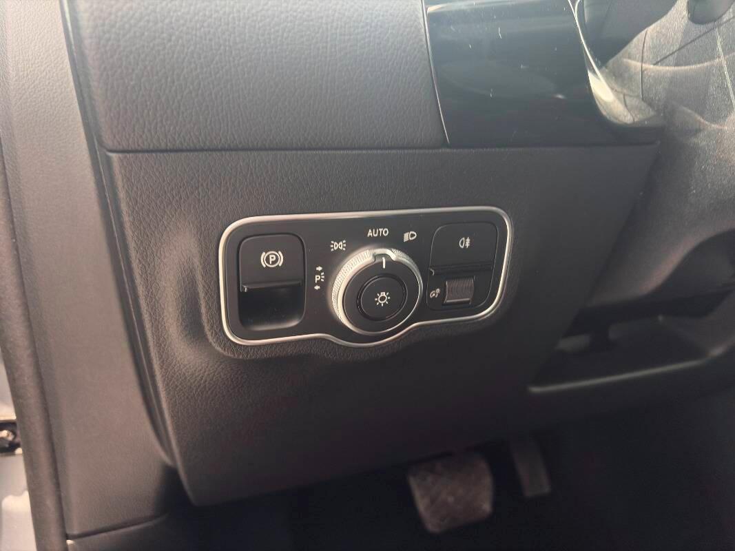 Mercedes Classe GLA 180 d Progressive Advanced auto