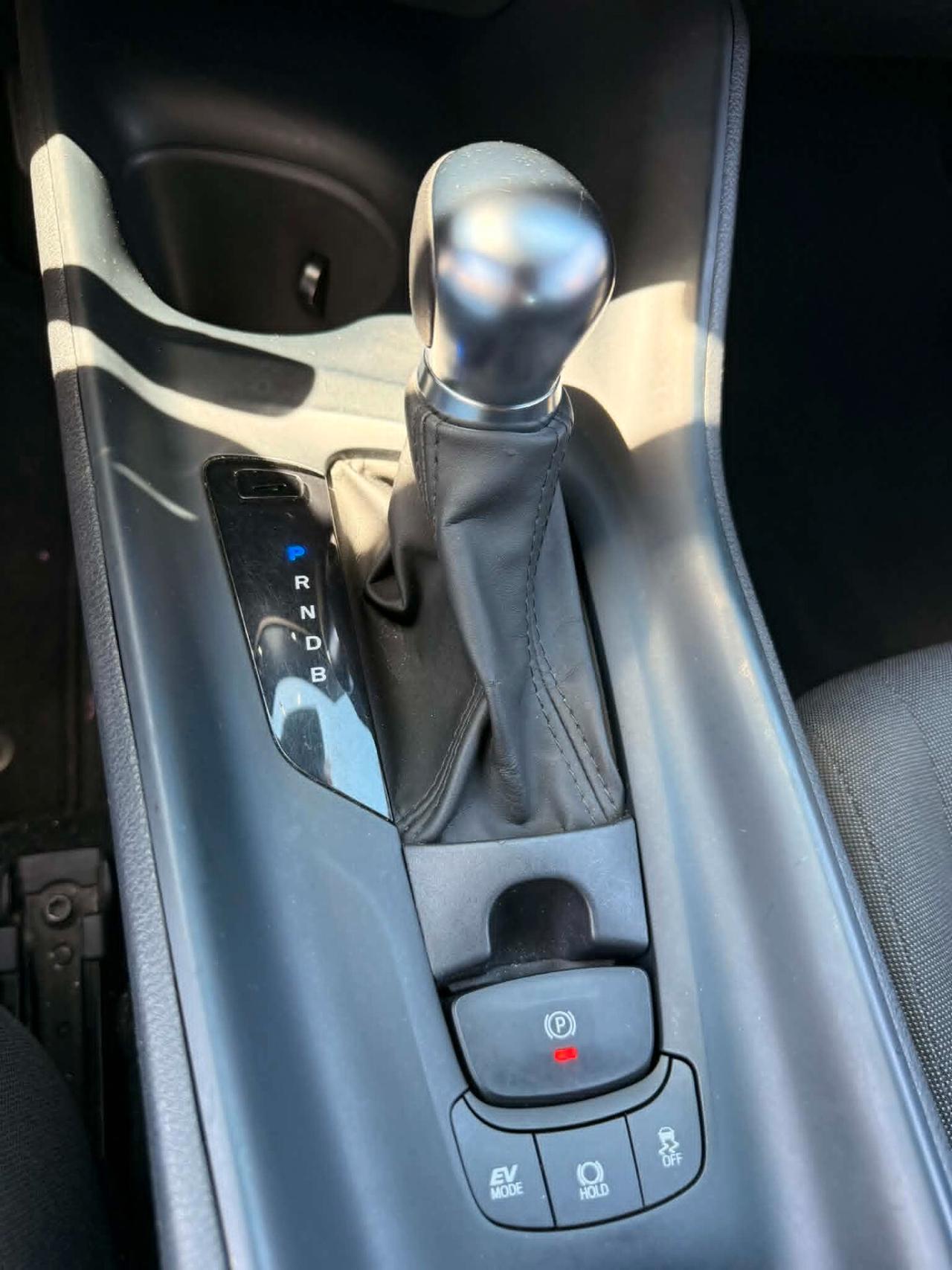 Toyota C-HR 1.8 Benz/Ibrida OK Neopatentato
