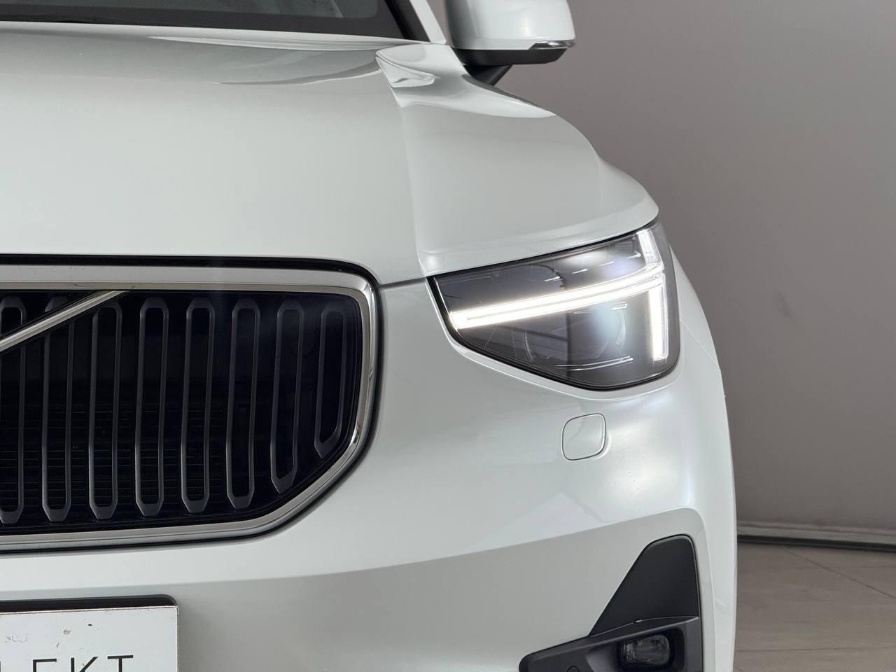 VOLVO XC40 2023 - XC40 2.0 b3 Core auto