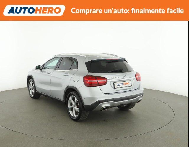 MERCEDES-BENZ GLA 200 d Automatic Sport