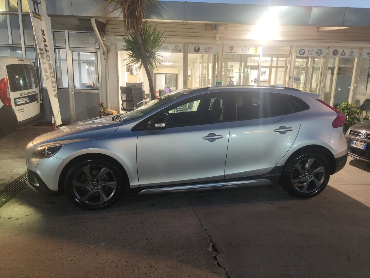 Volvo V40 Cross Country D2 1.6 Summum