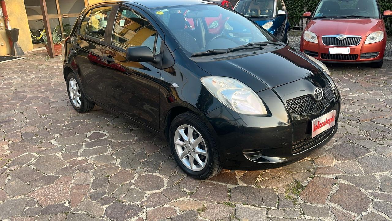 Toyota Yaris 1.0 5 porte Now