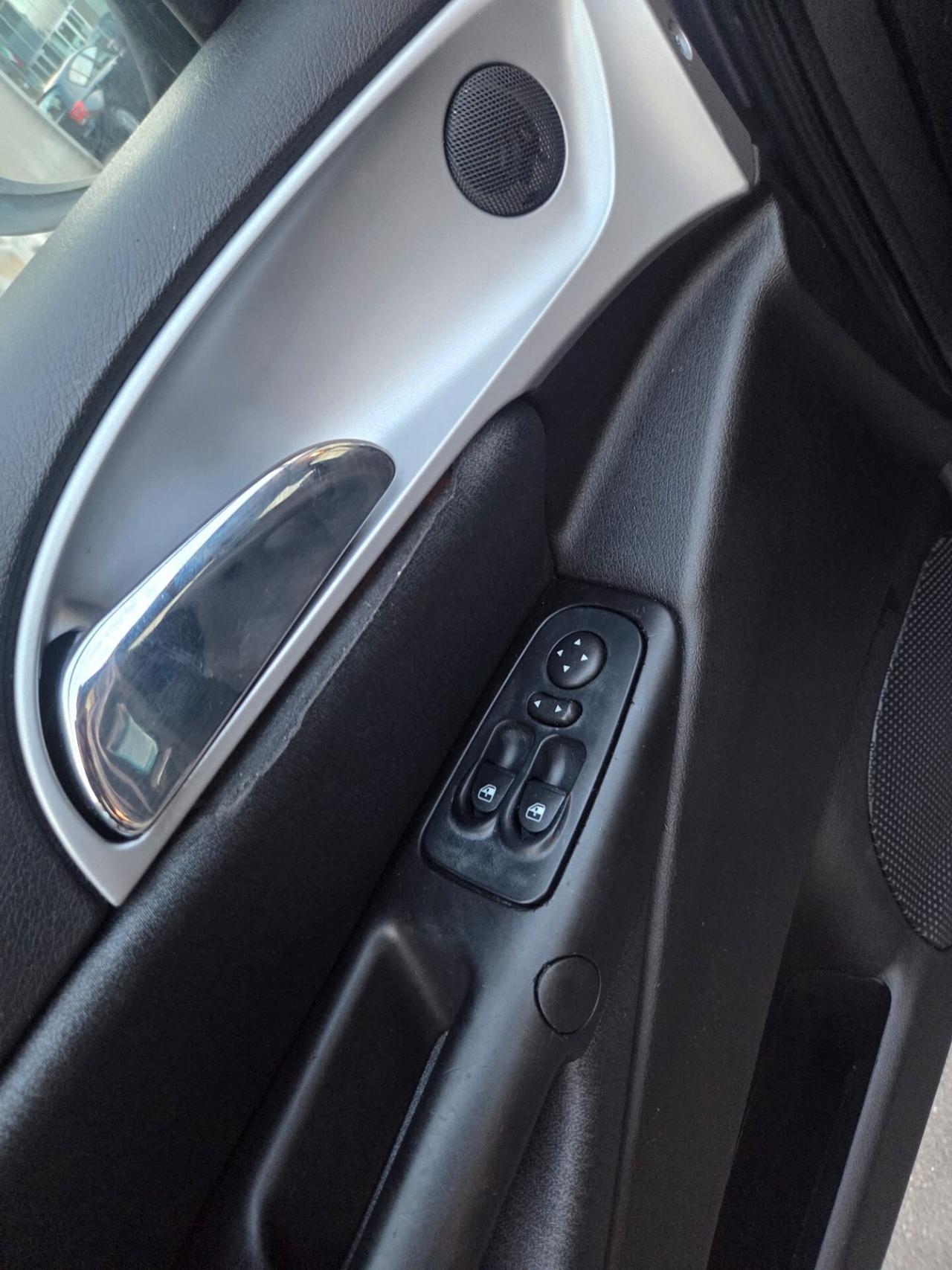 Lancia Ypsilon 1.2 69 CV Platino