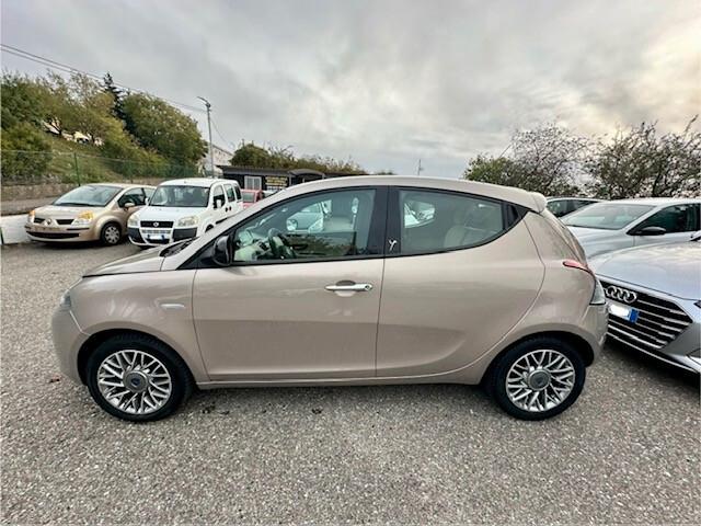 Lancia Ypsilon 1.2 69 CV 5 porte S&S Gold