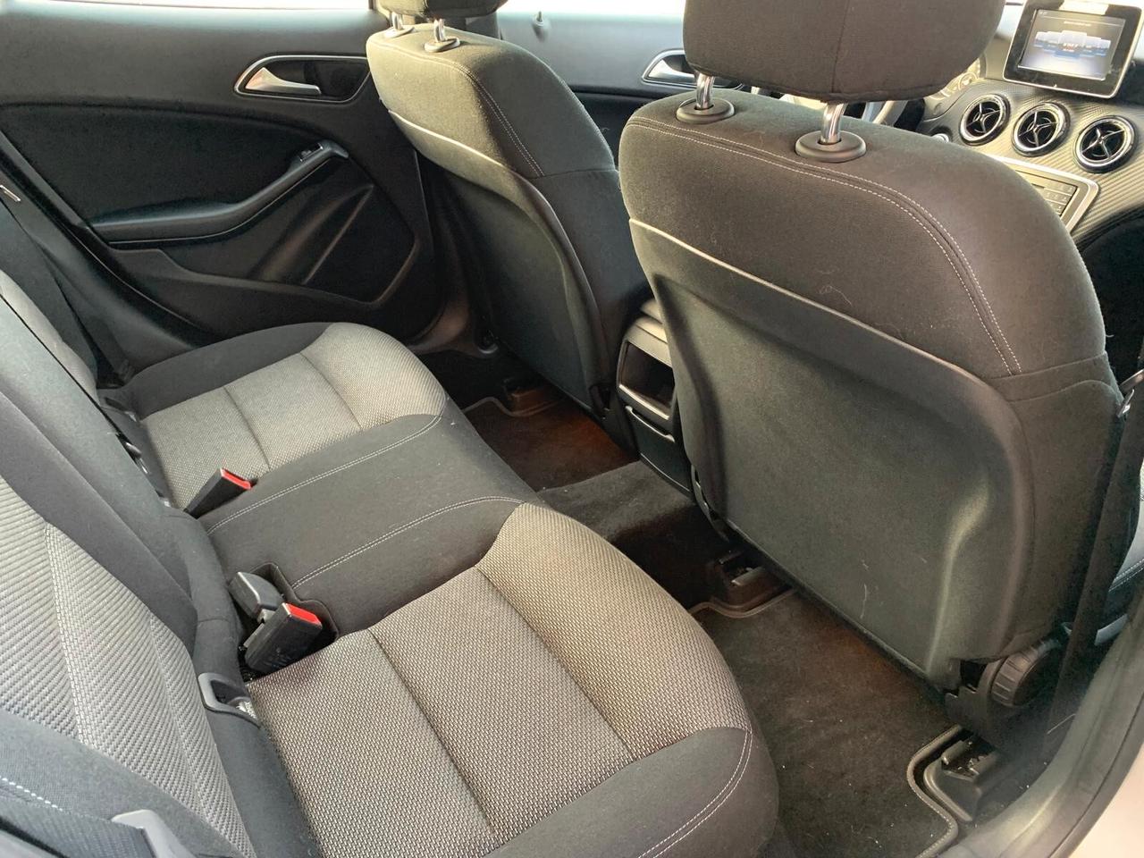 Mercedes-benz GLA 180 Business NEOPAT.