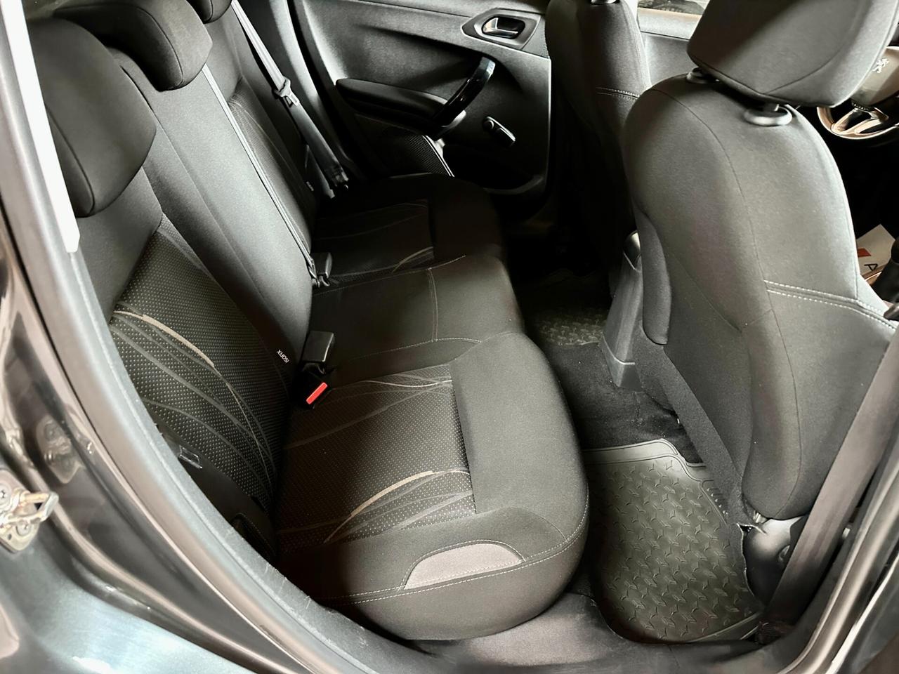 Peugeot 208 1.4 HDi 68 CV 5 porte Active BUSINESS