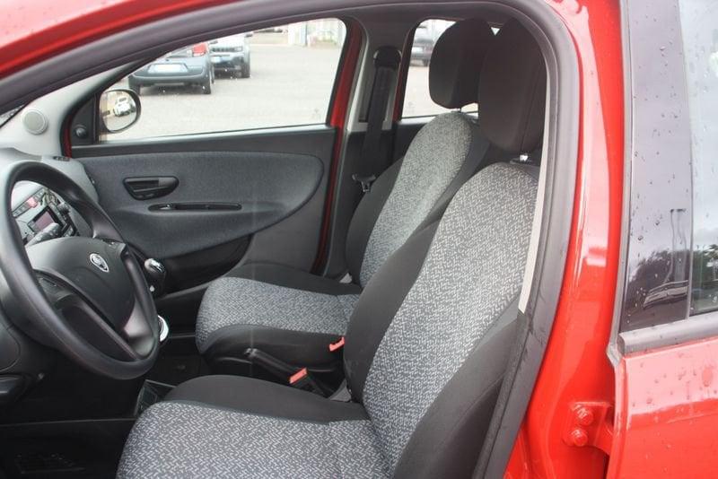 Lancia Ypsilon 1.0 FireFly 70cv Hybrid Silver