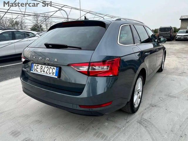 SKODA Superb Superb Wagon 2.0 tdi Executive 150cv dsg GE842CG