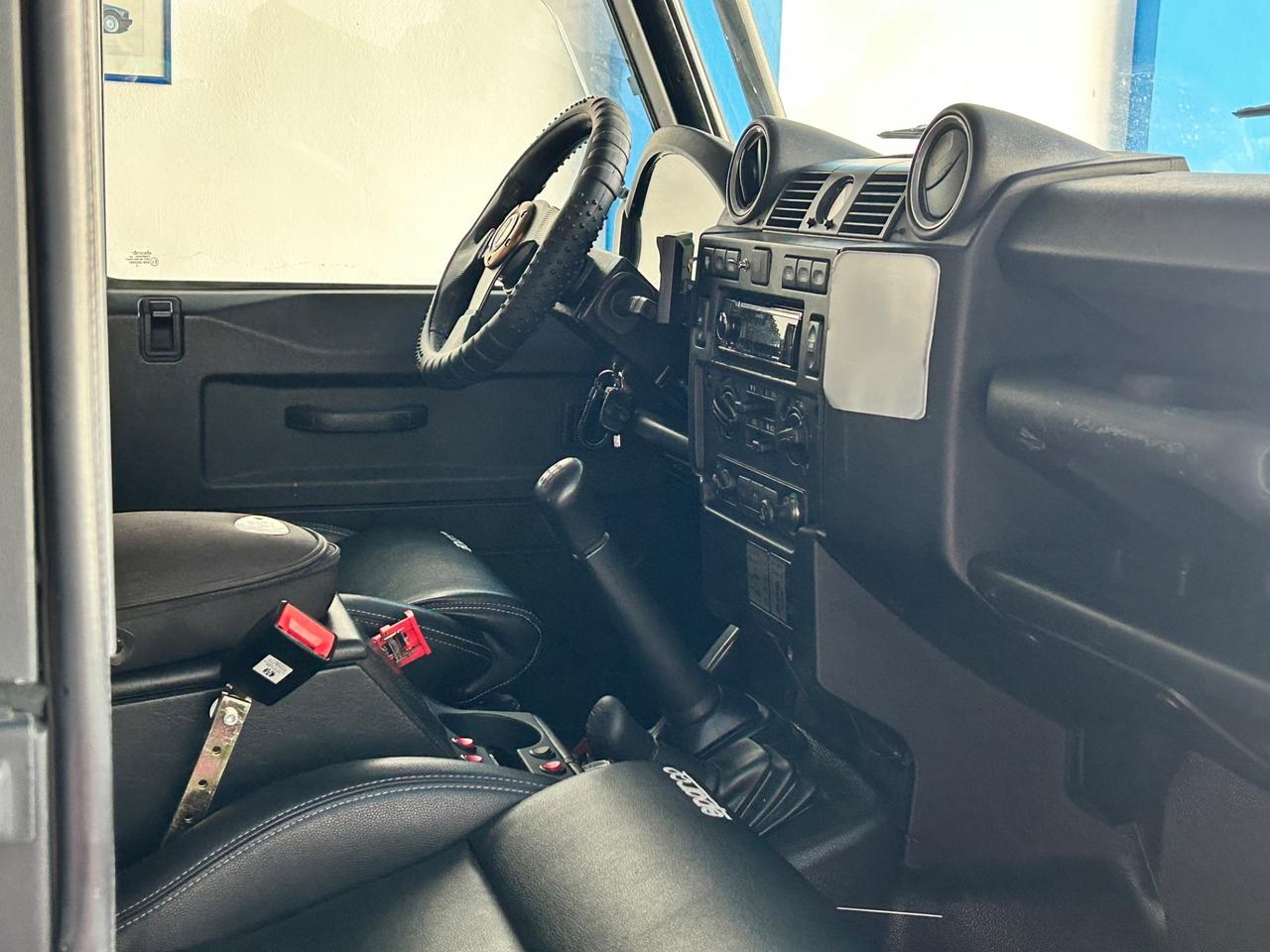Land Rover Defender 90 2.2 TD4 Station Wagon N1
